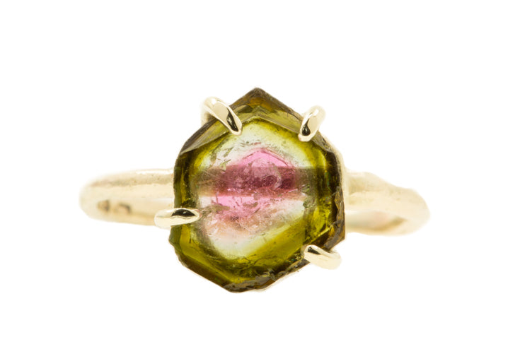 Handmade & fairtrade geelgouden ring met watermeloen toermalijn schijfje