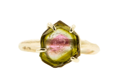 Handmade & fairtrade geelgouden ring met watermeloen toermalijn schijfje